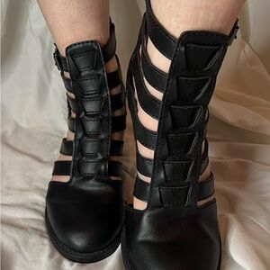 American Eagle Outfitters Strappy ankle boots